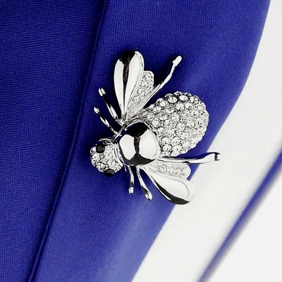 Exquisite #Queen Bee Simulated Pave Diamond and Silver Bumble Bee Brooch - Picture 3 of 4